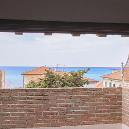 Apartamento Casa Myconis 68Mq A Due Passi Dal Mare Di San Vincenzo Exterior foto