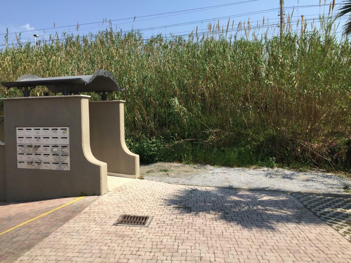 Apartamento Casa Myconis 68Mq A Due Passi Dal Mare Di San Vincenzo Exterior foto